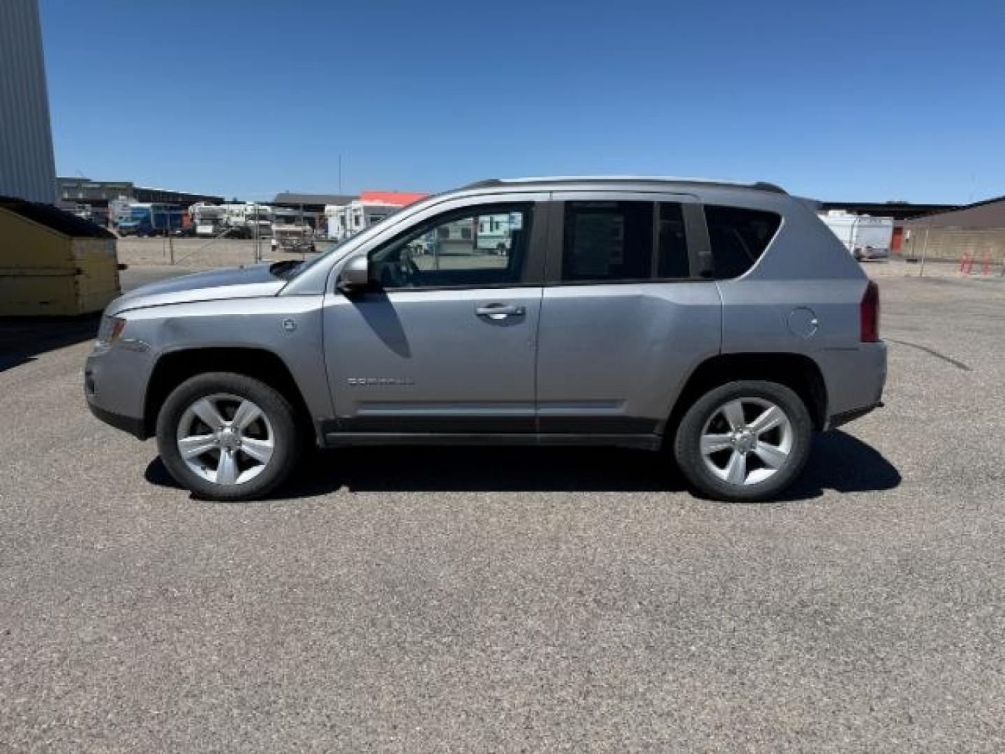 2015 GRAY /Dark Slate Gray Jeep Compass Latitude (1C4NJDEB3FD) with an 2.4L I-4 DOHC engine, AUTOMATIC transmission, located at 1235 N Woodruff Ave., Idaho Falls, 83401, (208) 523-1053, 43.507172, -112.000488 - At Timberline Auto, finding a great deal on your next vehicle is always easy! Our experienced sales staff goal is to help find you the right vehicle at the right price! Our knowledgeable finance department has options for almost any credit score. We offer extended service contract options to prot - Photo#1