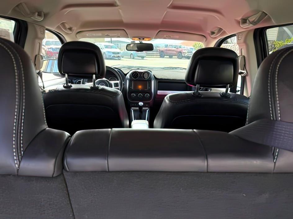 2015 GRAY /Dark Slate Gray Jeep Compass Latitude (1C4NJDEB3FD) with an 2.4L I-4 DOHC engine, AUTOMATIC transmission, located at 1235 N Woodruff Ave., Idaho Falls, 83401, (208) 523-1053, 43.507172, -112.000488 - At Timberline Auto, finding a great deal on your next vehicle is always easy! Our experienced sales staff goal is to help find you the right vehicle at the right price! Our knowledgeable finance department has options for almost any credit score. We offer extended service contract options to prot - Photo#6