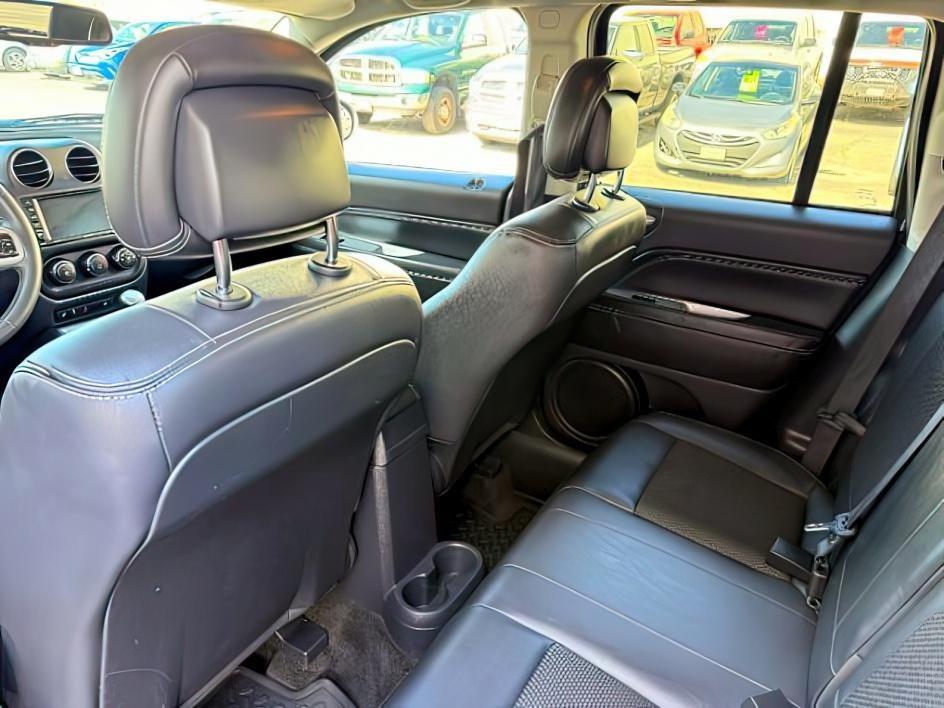 2015 GRAY /Dark Slate Gray Jeep Compass Latitude (1C4NJDEB3FD) with an 2.4L I-4 DOHC engine, AUTOMATIC transmission, located at 1235 N Woodruff Ave., Idaho Falls, 83401, (208) 523-1053, 43.507172, -112.000488 - At Timberline Auto, finding a great deal on your next vehicle is always easy! Our experienced sales staff goal is to help find you the right vehicle at the right price! Our knowledgeable finance department has options for almost any credit score. We offer extended service contract options to prot - Photo#24