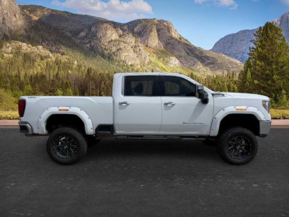 2022 WHITE /Jet Black GMC Sierra 2500HD SLT Crew Cab 4WD (1GT49NE77NF) with an 6.6L V8 OHV 16V engine, 6-Speed Automatic transmission, located at 1235 N Woodruff Ave., Idaho Falls, 83401, (208) 523-1053, 43.507172, -112.000488 - At Timberline Auto, finding a great deal on your next vehicle is always easy! Our experienced sales staff goal is to help find you the right vehicle at the right price! Our knowledgeable finance department has options for almost any credit score. We offer extended service contract options to prot - Photo#8