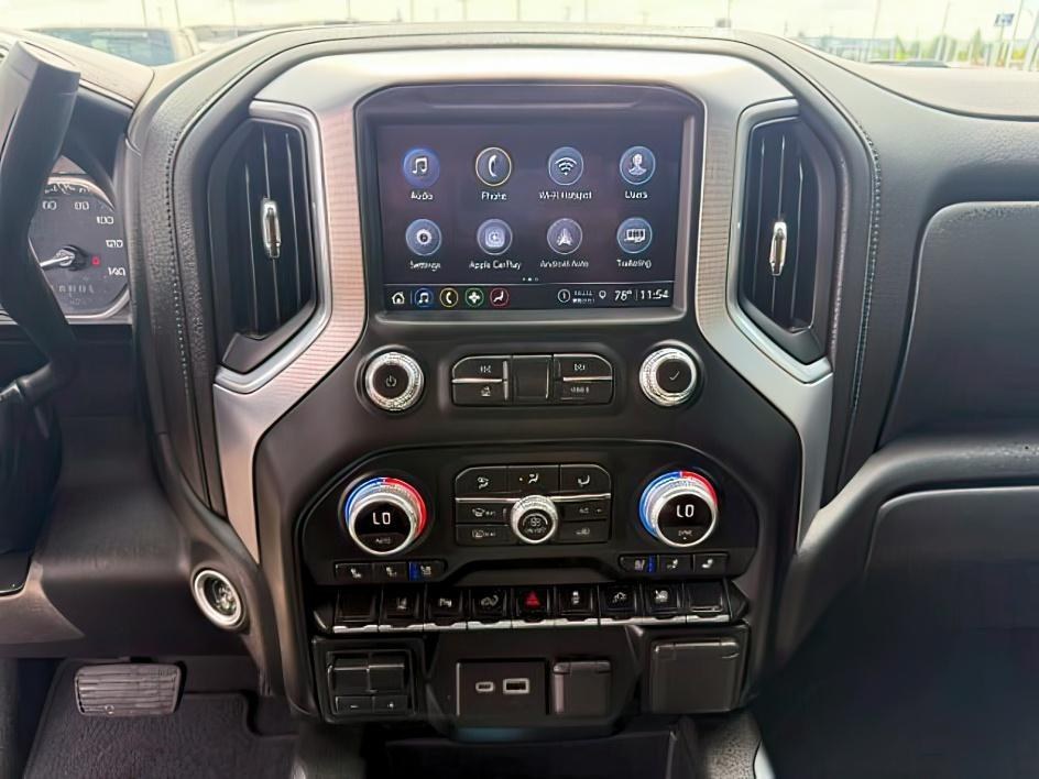 2022 WHITE /Jet Black GMC Sierra 2500HD SLT Crew Cab 4WD (1GT49NE77NF) with an 6.6L V8 OHV 16V engine, 6-Speed Automatic transmission, located at 1235 N Woodruff Ave., Idaho Falls, 83401, (208) 523-1053, 43.507172, -112.000488 - At Timberline Auto, finding a great deal on your next vehicle is always easy! Our experienced sales staff goal is to help find you the right vehicle at the right price! Our knowledgeable finance department has options for almost any credit score. We offer extended service contract options to prot - Photo#17