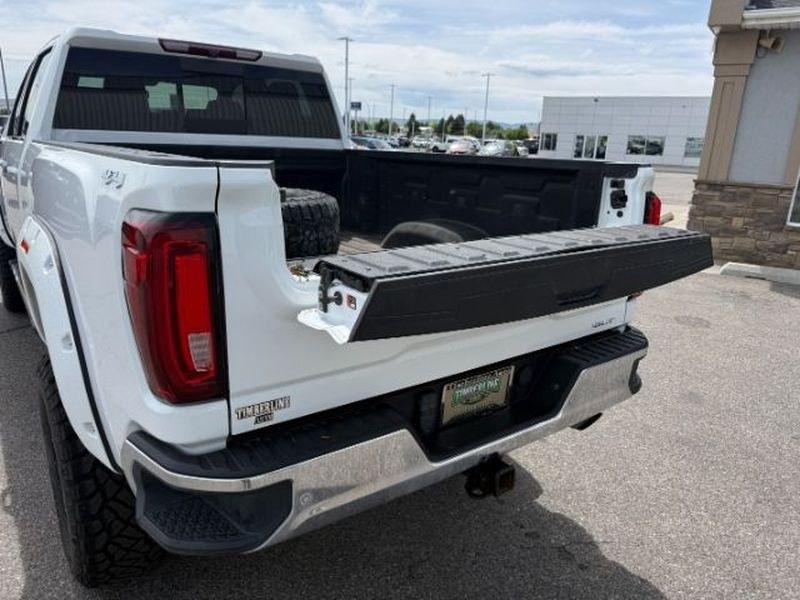 2022 WHITE /Jet Black GMC Sierra SLT (1GT49NE77NF) with an V8, 6.6L engine, 6-Speed Automatic transmission, located at 1175 N Woodruff Ave, Idaho Falls, ID, 83401, 43.506901, -111.999657 - <b>Vehicle Details</b><br>Take on tough jobs and weekend adventures with confidence in this **pre-owned 2022 GMC Sierra 2500 SLT 4WD**. With just **39,314 miles**, this powerful heavy-duty pickup is built to deliver the strength, comfort, and capability drivers want in a premium truck. Under the hoo- Photo#5