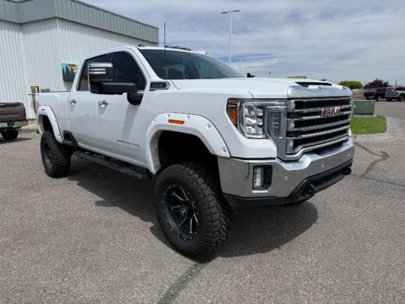 2022 WHITE /Jet Black GMC Sierra SLT (1GT49NE77NF) with an V8, 6.6L engine, 6-Speed Automatic transmission, located at 1175 N Woodruff Ave, Idaho Falls, ID, 83401, 43.506901, -111.999657 - <b>Vehicle Details</b><br>Take on tough jobs and weekend adventures with confidence in this **pre-owned 2022 GMC Sierra 2500 SLT 4WD**. With just **39,314 miles**, this powerful heavy-duty pickup is built to deliver the strength, comfort, and capability drivers want in a premium truck. Under the hoo- Photo#9