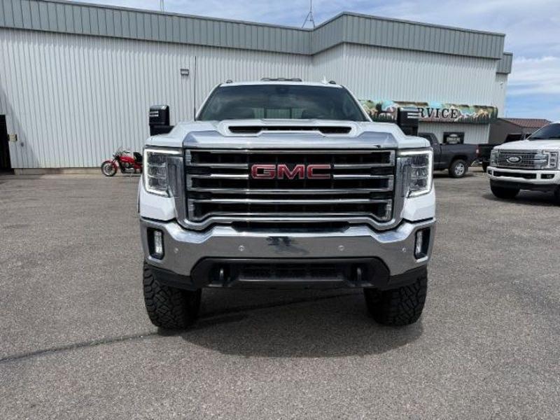 2022 WHITE /Jet Black GMC Sierra SLT (1GT49NE77NF) with an V8, 6.6L engine, 6-Speed Automatic transmission, located at 1175 N Woodruff Ave, Idaho Falls, ID, 83401, 43.506901, -111.999657 - <b>Vehicle Details</b><br>Take on tough jobs and weekend adventures with confidence in this **pre-owned 2022 GMC Sierra 2500 SLT 4WD**. With just **39,314 miles**, this powerful heavy-duty pickup is built to deliver the strength, comfort, and capability drivers want in a premium truck. Under the hoo- Photo#10