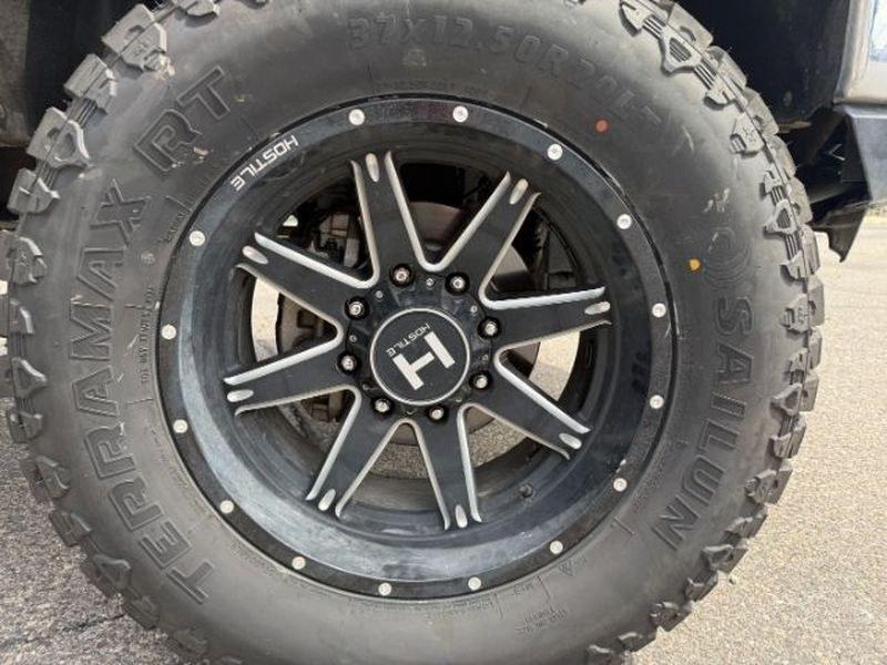 2022 WHITE /Jet Black GMC Sierra SLT (1GT49NE77NF) with an V8, 6.6L engine, 6-Speed Automatic transmission, located at 1175 N Woodruff Ave, Idaho Falls, ID, 83401, 43.506901, -111.999657 - <b>Vehicle Details</b><br>Take on tough jobs and weekend adventures with confidence in this **pre-owned 2022 GMC Sierra 2500 SLT 4WD**. With just **39,314 miles**, this powerful heavy-duty pickup is built to deliver the strength, comfort, and capability drivers want in a premium truck. Under the hoo- Photo#12