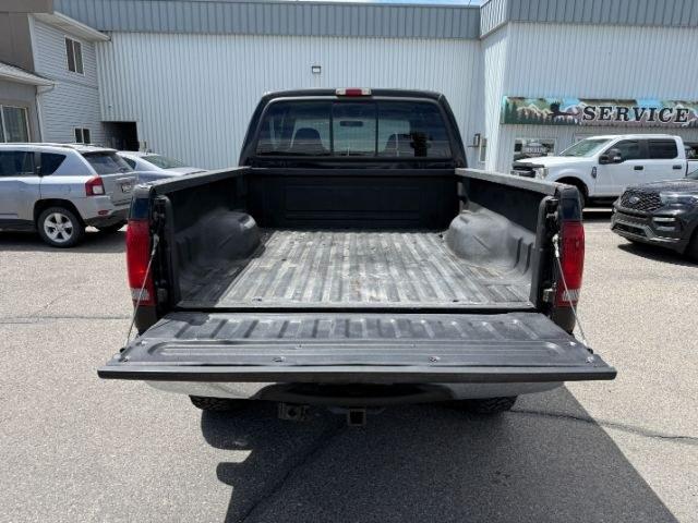 2002 BLACK /Medium Flint Ford F-350 LARIAT (1FTSW31F32E) with an Powerstroke 7.3L V-8 diesel direct injection engine, AUTOMATIC transmission, located at 1235 N Woodruff Ave., Idaho Falls, 83401, (208) 523-1053, 43.507172, -112.000488 - At Timberline Auto, finding a great deal on your next vehicle is always easy! Our experienced sales staff goal is to help find you the right vehicle at the right price! Our knowledgeable finance department has options for almost any credit score. We offer extended service contract options to prot - Photo#28