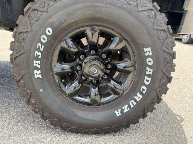 2002 BLACK /Medium Flint Ford F-350 LARIAT (1FTSW31F32E) with an Powerstroke 7.3L V-8 diesel direct injection engine, AUTOMATIC transmission, located at 1235 N Woodruff Ave., Idaho Falls, 83401, (208) 523-1053, 43.507172, -112.000488 - At Timberline Auto, finding a great deal on your next vehicle is always easy! Our experienced sales staff goal is to help find you the right vehicle at the right price! Our knowledgeable finance department has options for almost any credit score. We offer extended service contract options to prot - Photo#34