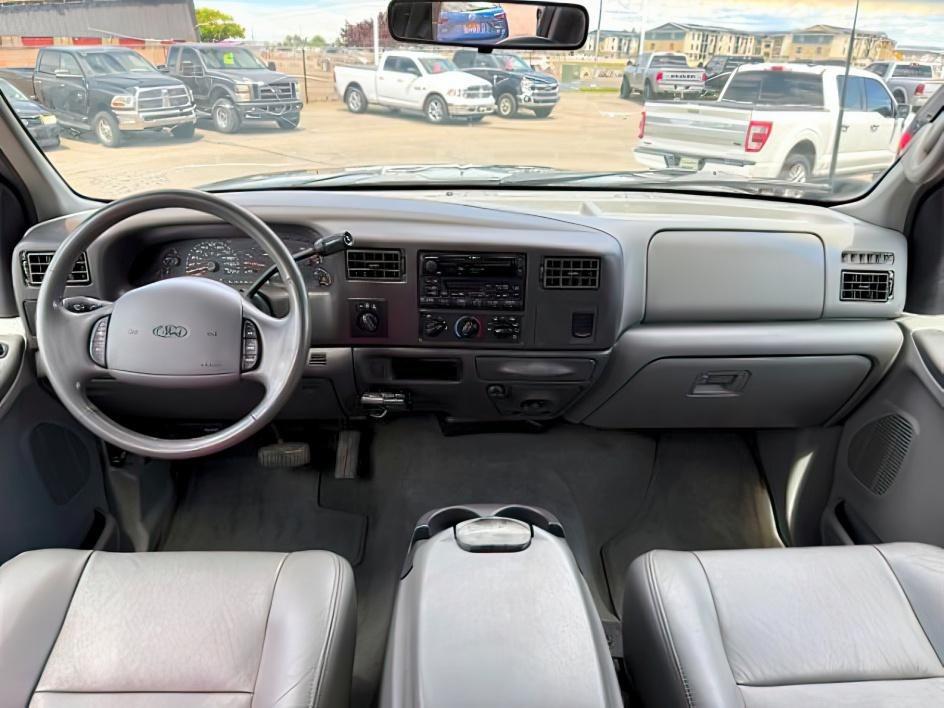 2002 BLACK /Medium Flint Ford F-350 LARIAT (1FTSW31F32E) with an Powerstroke 7.3L V-8 diesel direct injection engine, AUTOMATIC transmission, located at 1235 N Woodruff Ave., Idaho Falls, 83401, (208) 523-1053, 43.507172, -112.000488 - At Timberline Auto, finding a great deal on your next vehicle is always easy! Our experienced sales staff goal is to help find you the right vehicle at the right price! Our knowledgeable finance department has options for almost any credit score. We offer extended service contract options to prot - Photo#21