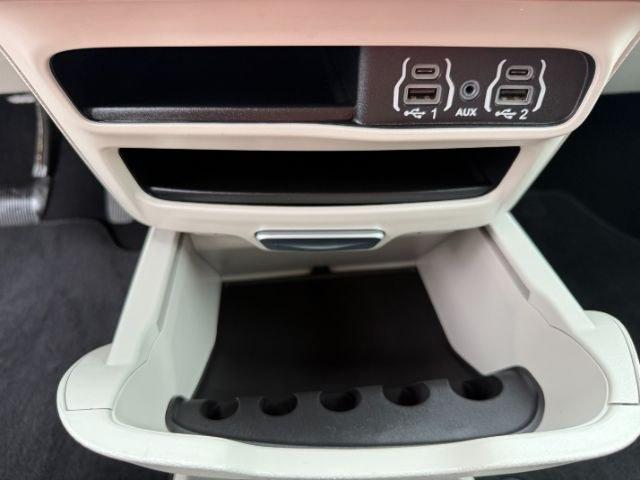 2024 SILVER /Black Chrysler Pacifica Touring L (2C4RC1BG0RR) with an Pentastar 3.6L V-6 DOHC engine, AUTOMATIC transmission, located at 1235 N Woodruff Ave., Idaho Falls, 83401, (208) 523-1053, 43.507172, -112.000488 - Extra passenger room and everyday family practicality take center stage in this 2024 Chrysler Pacifica, designed to keep passengers comfortable while giving drivers the flexibility needed for busy schedules. Sliding doors make loading passengers easier in tight parking spaces, while generous leg roo- Photo#47