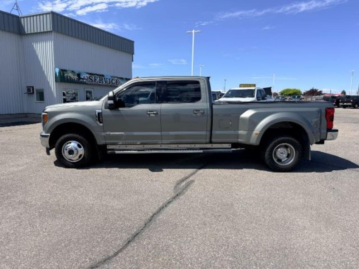 2019 GRAY /Black Ford F-350 (1FT8W3DT0KE) with an Powerstroke 67L V-8 diesel direct injection engine, Automatic transmission, located at 1175 N Woodruff Ave, Idaho Falls, ID, 83401, 43.506901, -111.999657 - This 2019 Ford F-350 Super Duty dually is built for serious towing, hauling, and heavy-duty capability. Powered by a 6.7L Power Stroke diesel, it delivers the torque and strength needed for large trailers, equipment, and demanding workloads. Dual rear wheels add extra stability and confidence when p- Photo#30