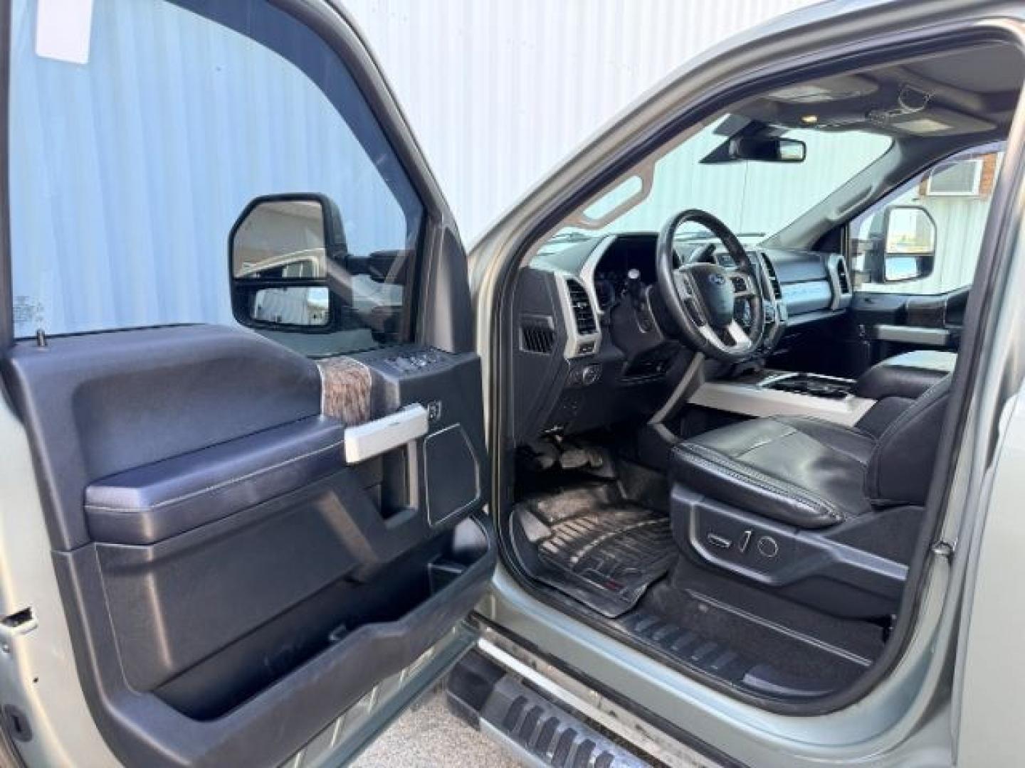 2019 GRAY /Black Ford F-350 (1FT8W3DT0KE) with an Powerstroke 67L V-8 diesel direct injection engine, Automatic transmission, located at 1175 N Woodruff Ave, Idaho Falls, ID, 83401, 43.506901, -111.999657 - This 2019 Ford F-350 Super Duty dually is built for serious towing, hauling, and heavy-duty capability. Powered by a 6.7L Power Stroke diesel, it delivers the torque and strength needed for large trailers, equipment, and demanding workloads. Dual rear wheels add extra stability and confidence when p- Photo#41