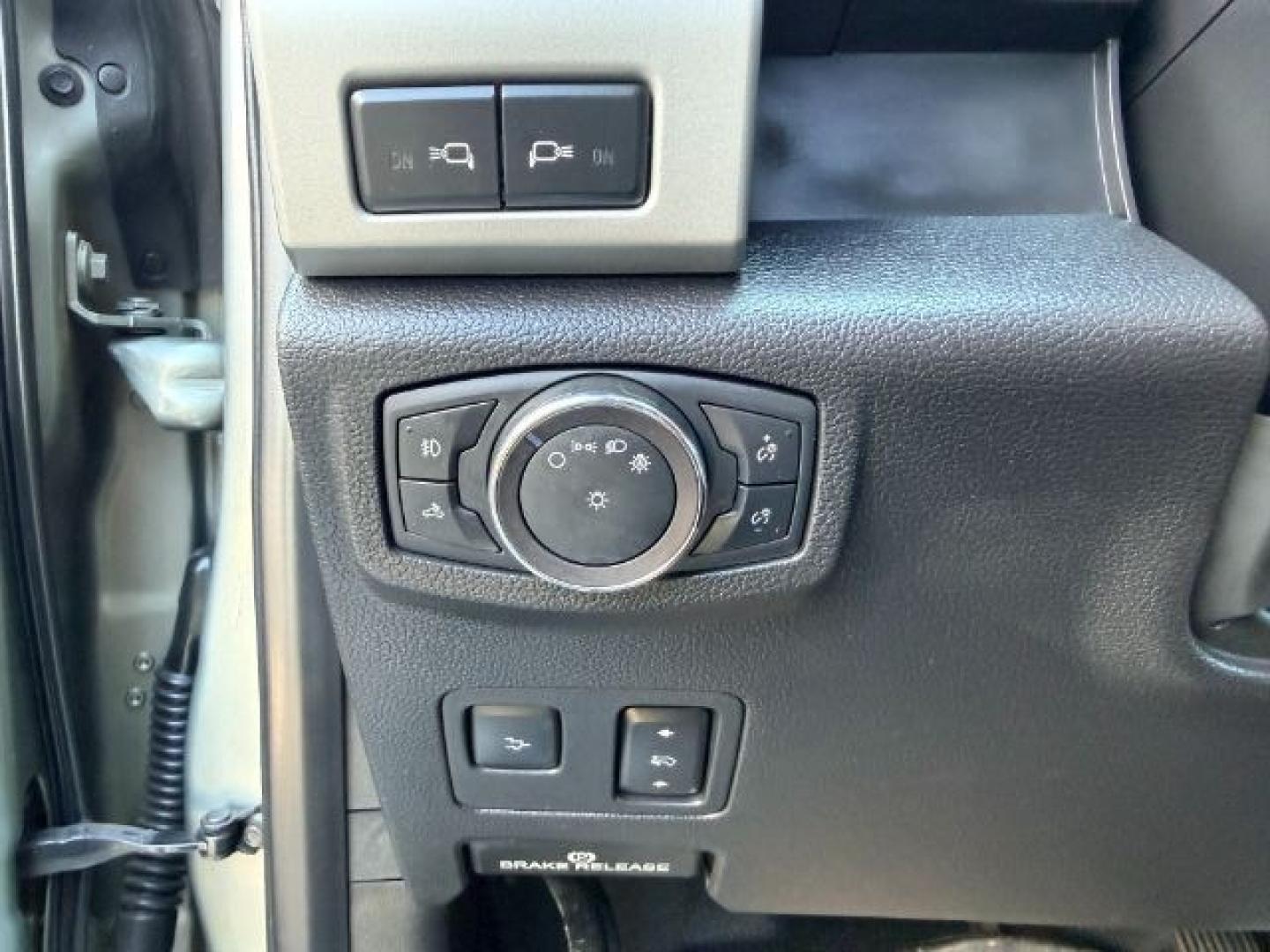2019 GRAY /Black Ford F-350 (1FT8W3DT0KE) with an Powerstroke 67L V-8 diesel direct injection engine, Automatic transmission, located at 1175 N Woodruff Ave, Idaho Falls, ID, 83401, 43.506901, -111.999657 - This 2019 Ford F-350 Super Duty dually is built for serious towing, hauling, and heavy-duty capability. Powered by a 6.7L Power Stroke diesel, it delivers the torque and strength needed for large trailers, equipment, and demanding workloads. Dual rear wheels add extra stability and confidence when p- Photo#51