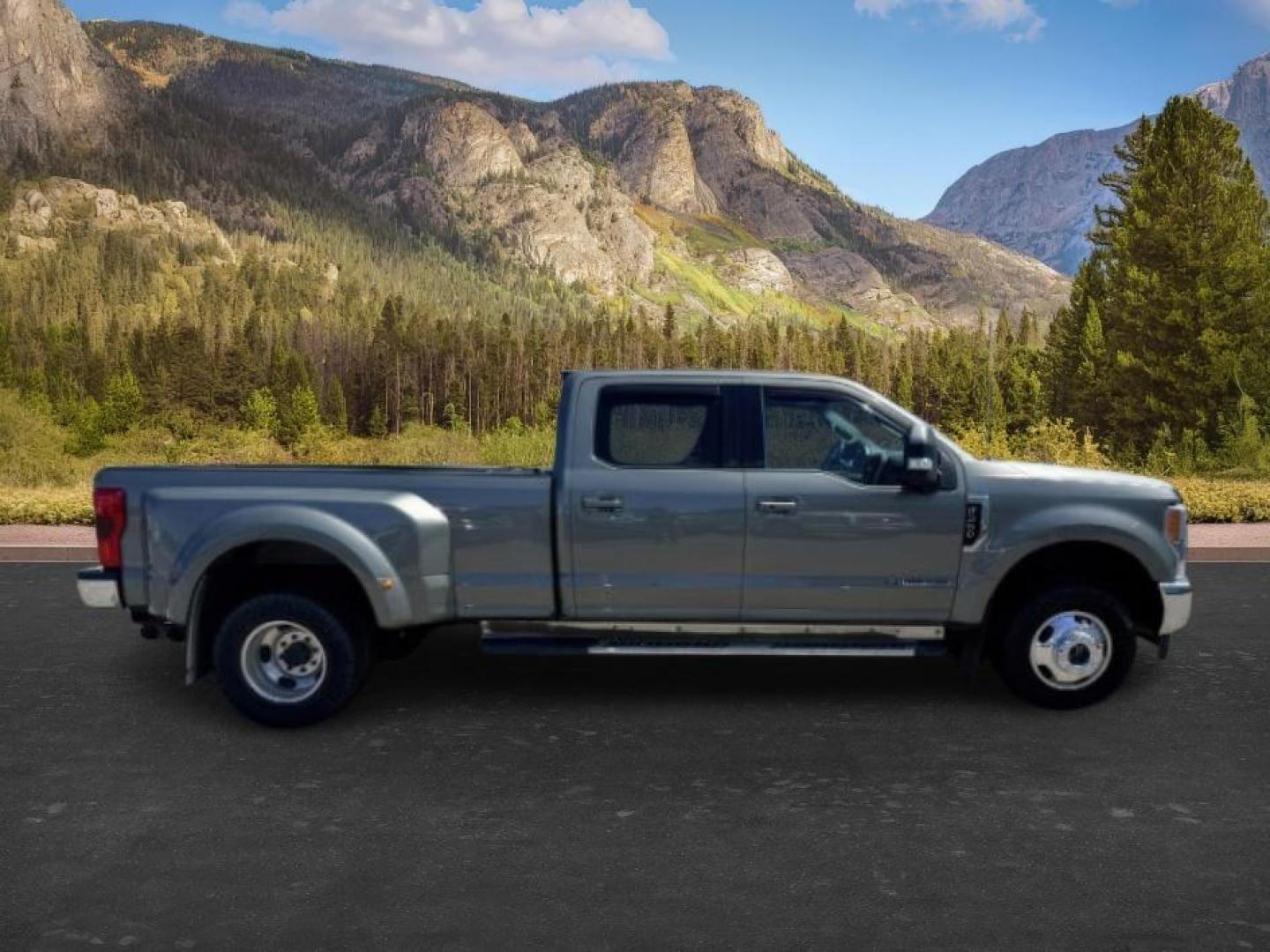 2019 GRAY /Black Ford F-350 (1FT8W3DT0KE) with an Powerstroke 67L V-8 diesel direct injection engine, Automatic transmission, located at 1175 N Woodruff Ave, Idaho Falls, ID, 83401, 43.506901, -111.999657 - This 2019 Ford F-350 Super Duty dually is built for serious towing, hauling, and heavy-duty capability. Powered by a 6.7L Power Stroke diesel, it delivers the torque and strength needed for large trailers, equipment, and demanding workloads. Dual rear wheels add extra stability and confidence when p- Photo#7