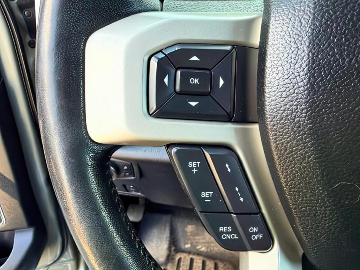 2019 GRAY /Black Ford F-350 (1FT8W3DT0KE) with an Powerstroke 67L V-8 diesel direct injection engine, Automatic transmission, located at 1175 N Woodruff Ave, Idaho Falls, ID, 83401, 43.506901, -111.999657 - This 2019 Ford F-350 Super Duty dually is built for serious towing, hauling, and heavy-duty capability. Powered by a 6.7L Power Stroke diesel, it delivers the torque and strength needed for large trailers, equipment, and demanding workloads. Dual rear wheels add extra stability and confidence when p- Photo#21