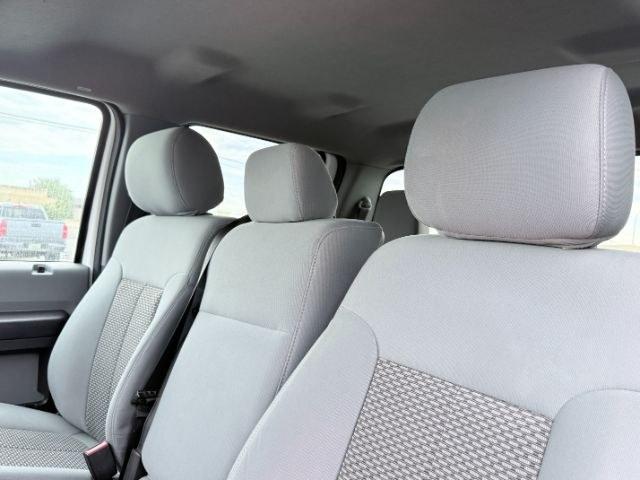 2015 WHITE /CLOTH Ford F-250 (1FT7W2B60FE) with an 62 V8 engine, Automatic transmission, located at 1175 N Woodruff Ave, Idaho Falls, ID, 83401, 43.506901, -111.999657 - This 2015 Ford F-250 Super Duty Crew Cab 4x4 is powered by a 6.2L V8 gas engine built for towing, hauling, and heavy duty use. The 3/4 ton platform gives it the strength needed for trailers, equipment, and demanding workloads while still keeping a usable crew cab layout for passengers. Four wheel dr- Photo#43
