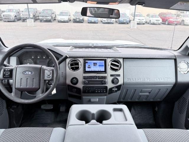 2015 WHITE /CLOTH Ford F-250 (1FT7W2B60FE) with an 62 V8 engine, Automatic transmission, located at 1175 N Woodruff Ave, Idaho Falls, ID, 83401, 43.506901, -111.999657 - This 2015 Ford F-250 Super Duty Crew Cab 4x4 is powered by a 6.2L V8 gas engine built for towing, hauling, and heavy duty use. The 3/4 ton platform gives it the strength needed for trailers, equipment, and demanding workloads while still keeping a usable crew cab layout for passengers. Four wheel dr- Photo#45