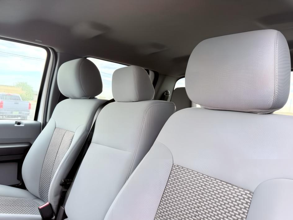 2015 WHITE /CLOTH Ford F-250 (1FT7W2B60FE) with an 62 V8 engine, Automatic transmission, located at 1175 N Woodruff Ave, Idaho Falls, ID, 83401, 43.506901, -111.999657 - This 2015 Ford F-250 Super Duty Crew Cab 4x4 is powered by a 6.2L V8 gas engine built for towing, hauling, and heavy duty use. The 3/4 ton platform gives it the strength needed for trailers, equipment, and demanding workloads while still keeping a usable crew cab layout for passengers. Four wheel dr- Photo#19