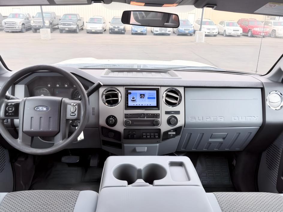 2015 WHITE /CLOTH Ford F-250 (1FT7W2B60FE) with an 62 V8 engine, Automatic transmission, located at 1175 N Woodruff Ave, Idaho Falls, ID, 83401, 43.506901, -111.999657 - This 2015 Ford F-250 Super Duty Crew Cab 4x4 is powered by a 6.2L V8 gas engine built for towing, hauling, and heavy duty use. The 3/4 ton platform gives it the strength needed for trailers, equipment, and demanding workloads while still keeping a usable crew cab layout for passengers. Four wheel dr- Photo#21