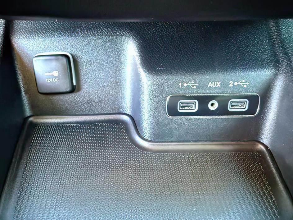 2020 WHITE /Black Dodge Durango Citadel AWD (1C4RDJEG2LC) with an Pentastar 3.6L V-6 DOHC engine, AUTOMATIC transmission, located at 1235 N Woodruff Ave., Idaho Falls, 83401, (208) 523-1053, 43.507172, -112.000488 - At Timberline Auto, finding a great deal on your next vehicle is always easy! Our experienced sales staff goal is to help find you the right vehicle at the right price! Our knowledgeable finance department has options for almost any credit score. We offer extended service contract options to prot- Photo#20