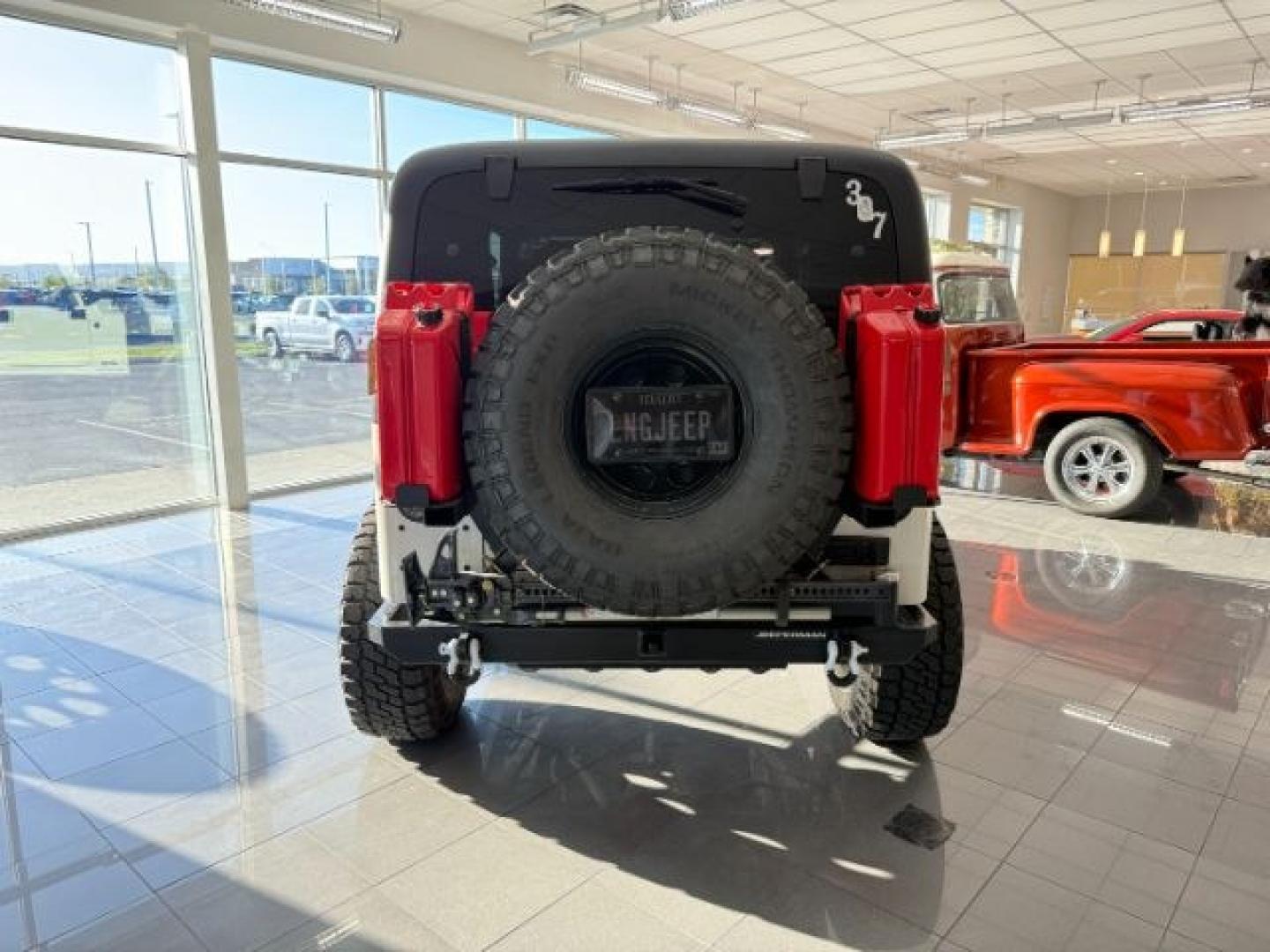 2005 WHITE /Dark Slate Gray Jeep Wrangler (1J4FA64S25P) with an Power Tech 4L I-6 regular unleaded engine, Manual transmission, located at 1175 N Woodruff Ave, Idaho Falls, ID, 83401, 43.506901, -111.999657 - At Timberline Auto, finding a great deal on your next vehicle is always easy! Our experienced sales staff goal is to help find you the right vehicle at the right price! Our knowledgeable finance department has options for almost any credit score. We offer extended service contract options to prot - Photo#23
