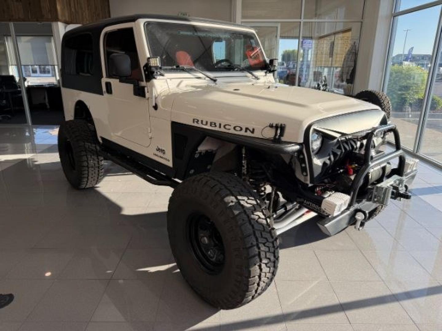 2005 WHITE /Dark Slate Gray Jeep Wrangler (1J4FA64S25P) with an Power Tech 4L I-6 regular unleaded engine, Manual transmission, located at 1175 N Woodruff Ave, Idaho Falls, ID, 83401, 43.506901, -111.999657 - At Timberline Auto, finding a great deal on your next vehicle is always easy! Our experienced sales staff goal is to help find you the right vehicle at the right price! Our knowledgeable finance department has options for almost any credit score. We offer extended service contract options to prot - Photo#27