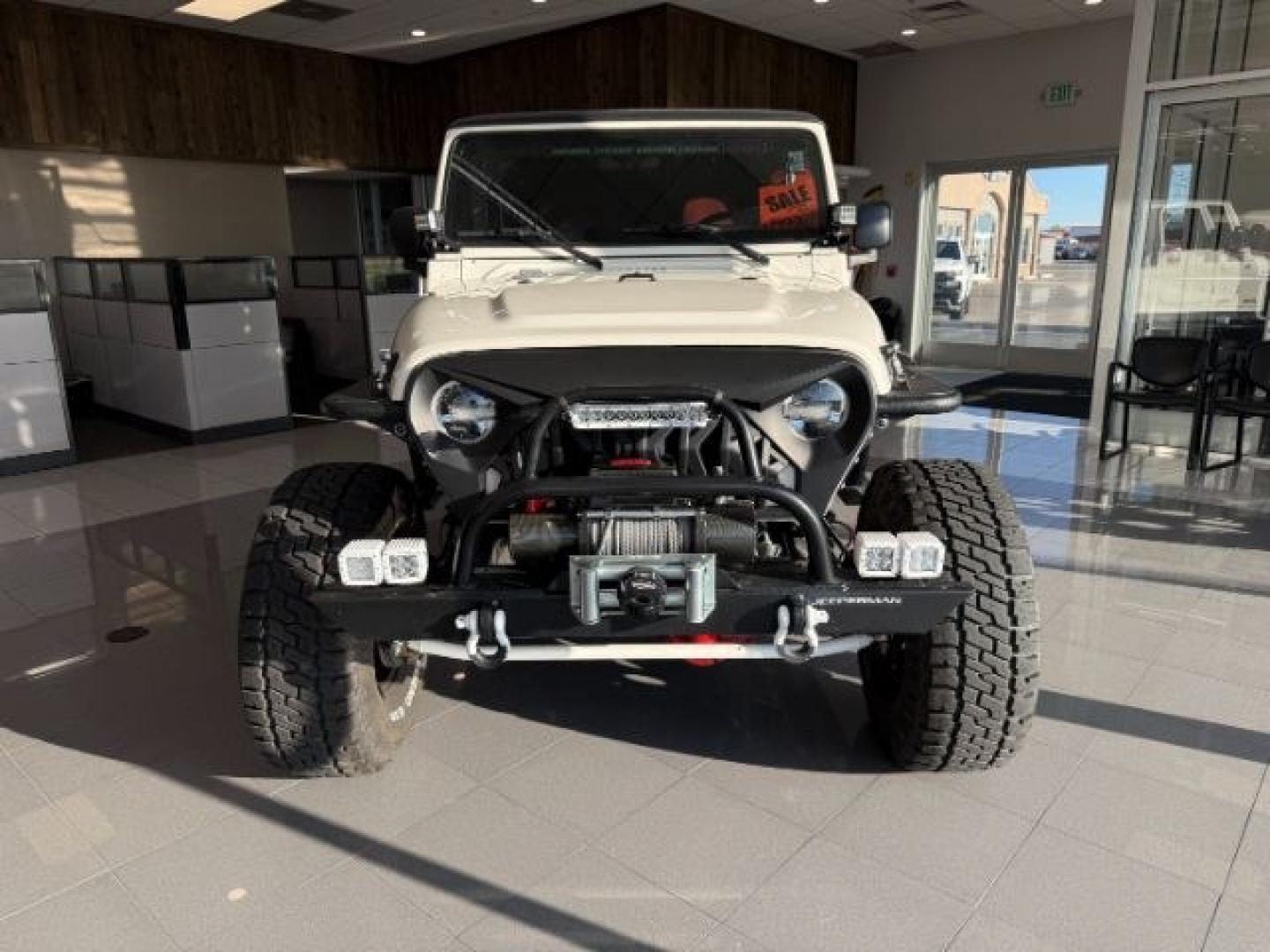 2005 WHITE /Dark Slate Gray Jeep Wrangler (1J4FA64S25P) with an Power Tech 4L I-6 regular unleaded engine, Manual transmission, located at 1175 N Woodruff Ave, Idaho Falls, ID, 83401, 43.506901, -111.999657 - At Timberline Auto, finding a great deal on your next vehicle is always easy! Our experienced sales staff goal is to help find you the right vehicle at the right price! Our knowledgeable finance department has options for almost any credit score. We offer extended service contract options to prot - Photo#28