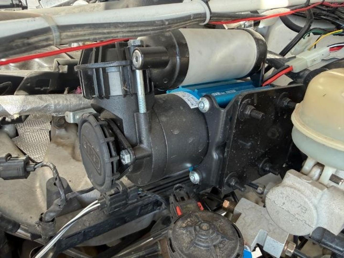 2005 WHITE /Dark Slate Gray Jeep Wrangler (1J4FA64S25P) with an Power Tech 4L I-6 regular unleaded engine, Manual transmission, located at 1175 N Woodruff Ave, Idaho Falls, ID, 83401, 43.506901, -111.999657 - At Timberline Auto, finding a great deal on your next vehicle is always easy! Our experienced sales staff goal is to help find you the right vehicle at the right price! Our knowledgeable finance department has options for almost any credit score. We offer extended service contract options to prot - Photo#39