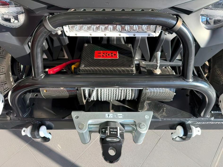 2005 WHITE /Dark Slate Gray Jeep Wrangler (1J4FA64S25P) with an Power Tech 4L I-6 regular unleaded engine, Manual transmission, located at 1175 N Woodruff Ave, Idaho Falls, ID, 83401, 43.506901, -111.999657 - This 2005 Jeep Wrangler is a purpose-built off-road rig designed for capability, durability, and adventure-ready performance. Built on the iconic Wrangler platform known for its trail-tested strength and removable-top freedom, it has been enhanced with a range of functional upgrades that elevate its - Photo#9