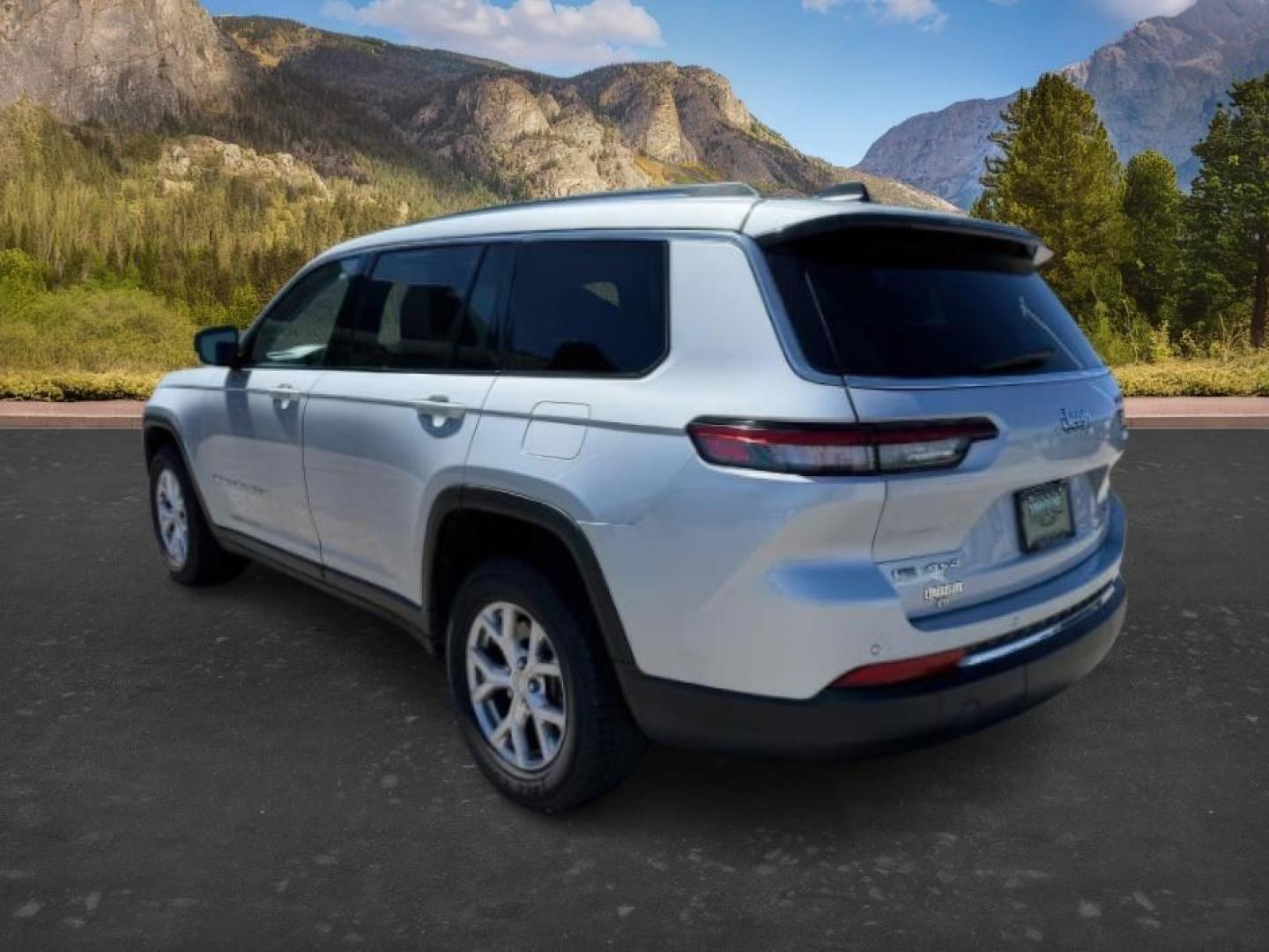 2021 SILVER /Global Black Jeep Grand Cherokee L Limited 4x4 (1C4RJKBG8M8) with an Pentastar 3.6L V-6 DOHC engine, AUTOMATIC transmission, located at 1235 N Woodruff Ave., Idaho Falls, 83401, (208) 523-1053, 43.507172, -112.000488 - At Timberline Auto, finding a great deal on your next vehicle is always easy! Our experienced sales staff goal is to help find you the right vehicle at the right price! Our knowledgeable finance department has options for almost any credit score. We offer extended service contract options to prot - Photo#2