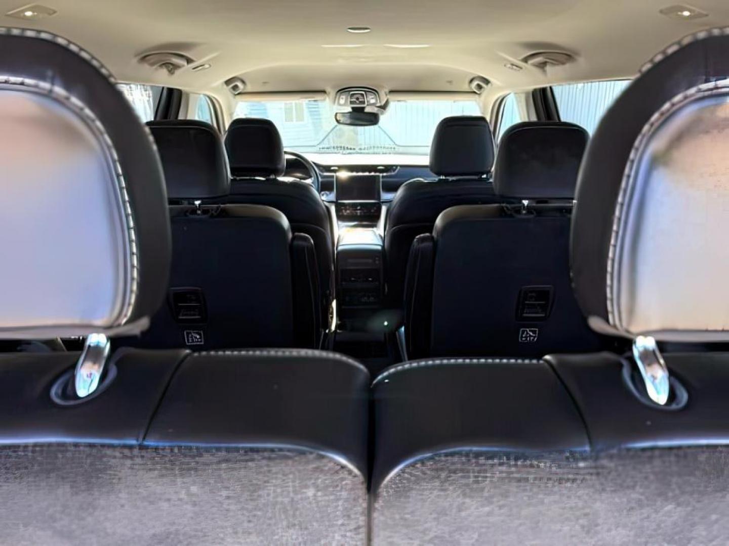 2021 SILVER /Global Black Jeep Grand Cherokee L Limited 4x4 (1C4RJKBG8M8) with an Pentastar 3.6L V-6 DOHC engine, AUTOMATIC transmission, located at 1235 N Woodruff Ave., Idaho Falls, 83401, (208) 523-1053, 43.507172, -112.000488 - At Timberline Auto, finding a great deal on your next vehicle is always easy! Our experienced sales staff goal is to help find you the right vehicle at the right price! Our knowledgeable finance department has options for almost any credit score. We offer extended service contract options to prot - Photo#6