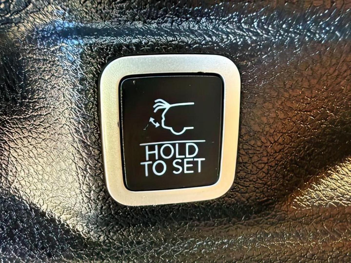 2021 SILVER /Global Black Jeep Grand Cherokee L Limited 4x4 (1C4RJKBG8M8) with an Pentastar 3.6L V-6 DOHC engine, AUTOMATIC transmission, located at 1235 N Woodruff Ave., Idaho Falls, 83401, (208) 523-1053, 43.507172, -112.000488 - At Timberline Auto, finding a great deal on your next vehicle is always easy! Our experienced sales staff goal is to help find you the right vehicle at the right price! Our knowledgeable finance department has options for almost any credit score. We offer extended service contract options to prot - Photo#7