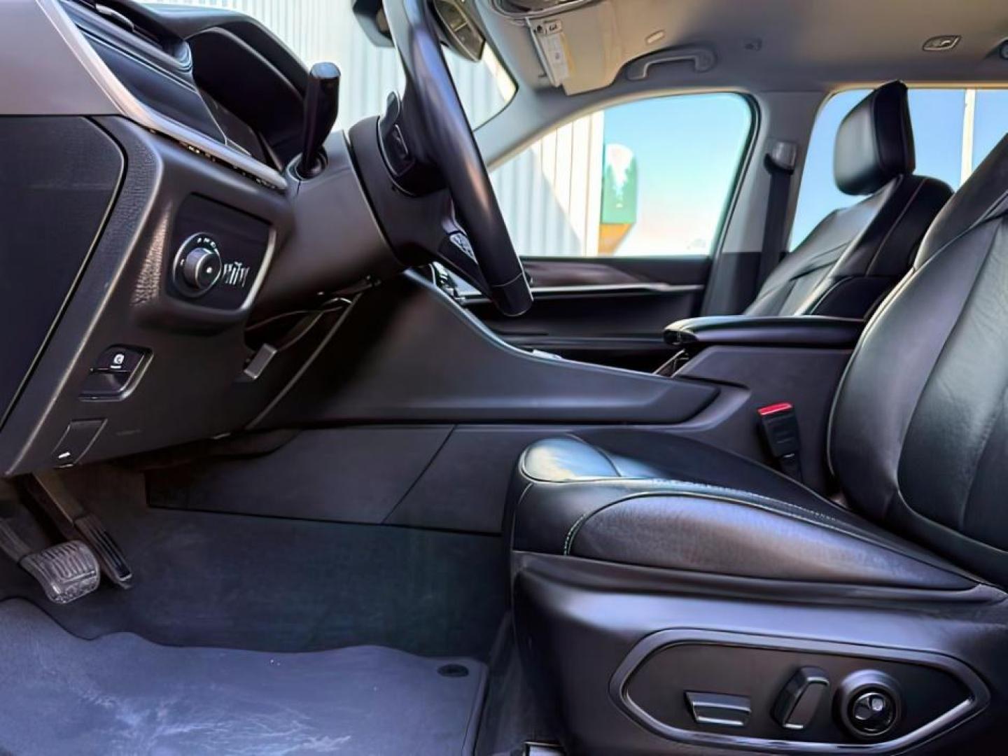 2021 SILVER /Global Black Jeep Grand Cherokee L Limited 4x4 (1C4RJKBG8M8) with an Pentastar 3.6L V-6 DOHC engine, AUTOMATIC transmission, located at 1235 N Woodruff Ave., Idaho Falls, 83401, (208) 523-1053, 43.507172, -112.000488 - At Timberline Auto, finding a great deal on your next vehicle is always easy! Our experienced sales staff goal is to help find you the right vehicle at the right price! Our knowledgeable finance department has options for almost any credit score. We offer extended service contract options to prot - Photo#15