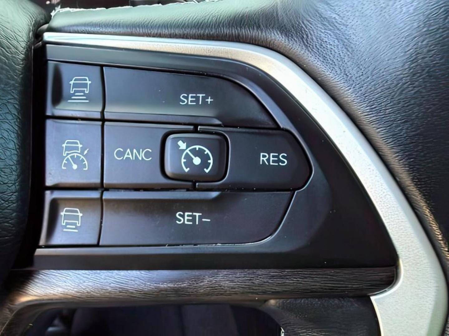 2021 SILVER /Global Black Jeep Grand Cherokee L Limited 4x4 (1C4RJKBG8M8) with an Pentastar 3.6L V-6 DOHC engine, AUTOMATIC transmission, located at 1235 N Woodruff Ave., Idaho Falls, 83401, (208) 523-1053, 43.507172, -112.000488 - At Timberline Auto, finding a great deal on your next vehicle is always easy! Our experienced sales staff goal is to help find you the right vehicle at the right price! Our knowledgeable finance department has options for almost any credit score. We offer extended service contract options to prot - Photo#21