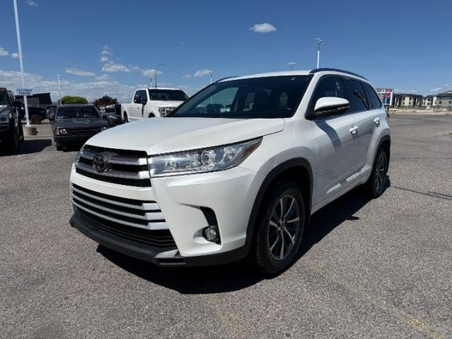 2018 WHITE /Black Toyota Highlander XLE (5TDJZRFH3JS) with an 3.5L V-6 port/direct injection engine, AUTOMATIC transmission, located at 1235 N Woodruff Ave., Idaho Falls, 83401, (208) 523-1053, 43.507172, -112.000488 - At Timberline Auto, finding a great deal on your next vehicle is always easy! Our experienced sales staff goal is to help find you the right vehicle at the right price! Our knowledgeable finance department has options for almost any credit score. We offer extended service contract options to prot - Photo#30