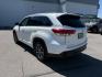 2018 WHITE /Black Toyota Highlander XLE (5TDJZRFH3JS) with an 3.5L V-6 port/direct injection engine, AUTOMATIC transmission, located at 1235 N Woodruff Ave., Idaho Falls, 83401, (208) 523-1053, 43.507172, -112.000488 - At Timberline Auto, finding a great deal on your next vehicle is always easy! Our experienced sales staff goal is to help find you the right vehicle at the right price! Our knowledgeable finance department has options for almost any credit score. We offer extended service contract options to prot - Photo#32