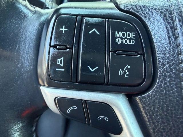 2018 WHITE /Black Toyota Highlander XLE (5TDJZRFH3JS) with an 3.5L V-6 port/direct injection engine, AUTOMATIC transmission, located at 1235 N Woodruff Ave., Idaho Falls, 83401, (208) 523-1053, 43.507172, -112.000488 - At Timberline Auto, finding a great deal on your next vehicle is always easy! Our experienced sales staff goal is to help find you the right vehicle at the right price! Our knowledgeable finance department has options for almost any credit score. We offer extended service contract options to prot - Photo#53