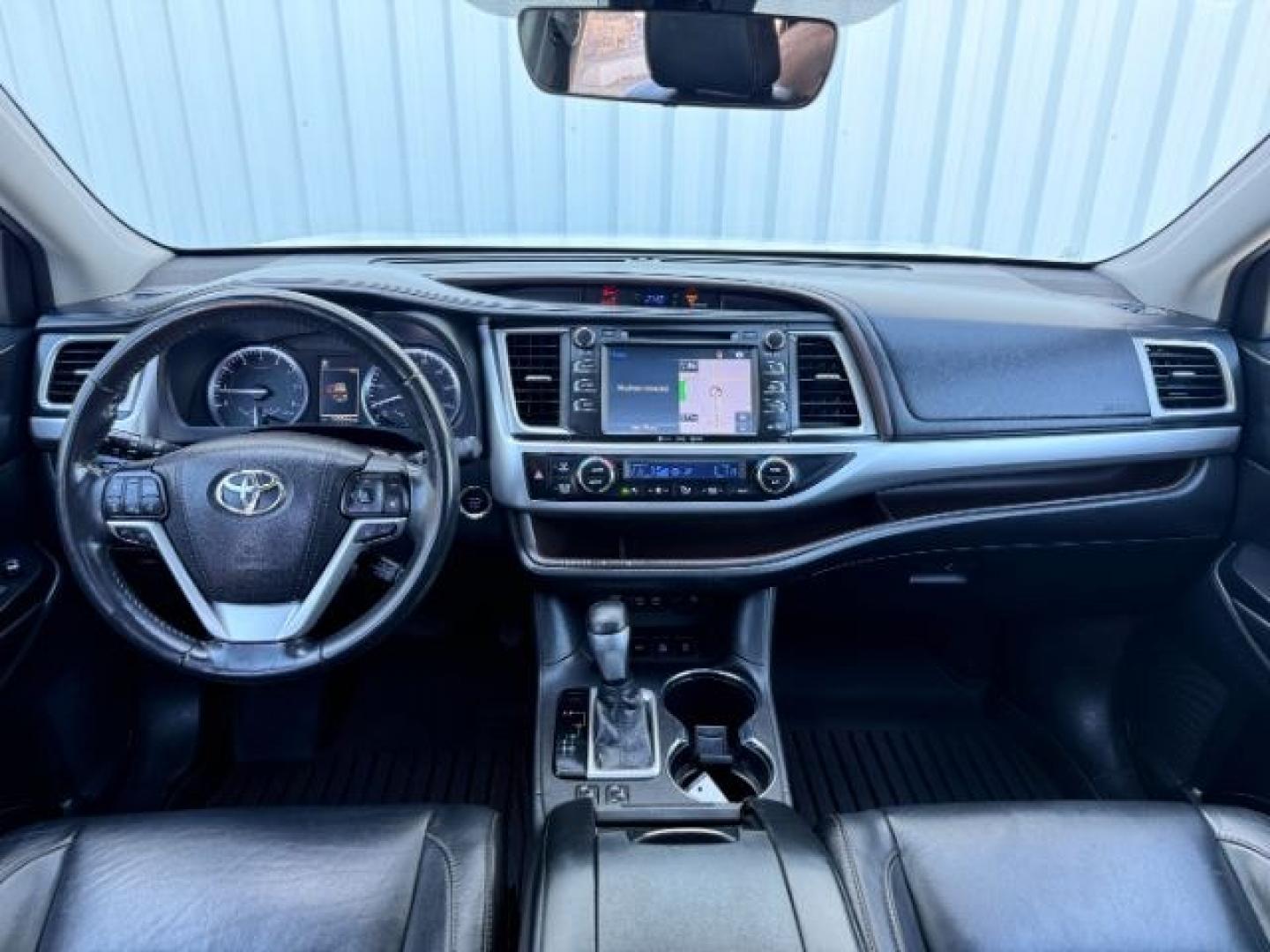 2018 WHITE /Black Toyota Highlander XLE (5TDJZRFH3JS) with an 3.5L V-6 port/direct injection engine, AUTOMATIC transmission, located at 1235 N Woodruff Ave., Idaho Falls, 83401, (208) 523-1053, 43.507172, -112.000488 - At Timberline Auto, finding a great deal on your next vehicle is always easy! Our experienced sales staff goal is to help find you the right vehicle at the right price! Our knowledgeable finance department has options for almost any credit score. We offer extended service contract options to prot - Photo#56