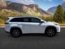 2018 WHITE /Black Toyota Highlander XLE (5TDJZRFH3JS) with an 3.5L V-6 port/direct injection engine, AUTOMATIC transmission, located at 1235 N Woodruff Ave., Idaho Falls, 83401, (208) 523-1053, 43.507172, -112.000488 - At Timberline Auto, finding a great deal on your next vehicle is always easy! Our experienced sales staff goal is to help find you the right vehicle at the right price! Our knowledgeable finance department has options for almost any credit score. We offer extended service contract options to prot - Photo#9