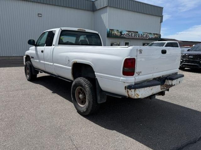 2001 WHITE /Agate Dodge Ram 2500 (3B7KF23671G) with an Cummins 59L I-6 diesel direct injection engine, Automatic transmission, located at 1175 N Woodruff Ave, Idaho Falls, ID, 83401, 43.506901, -111.999657 - At Timberline Auto, finding a great deal on your next vehicle is always easy! Our experienced sales staff goal is to help find you the right vehicle at the right price! Our knowledgeable finance department has options for almost any credit score. We offer extended service contract options to prot - Photo#19