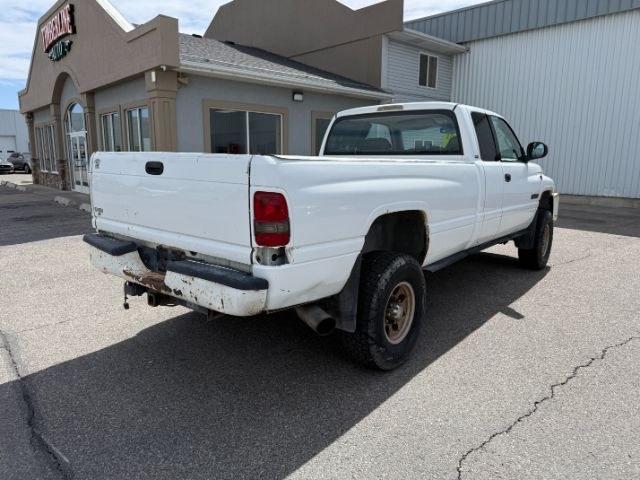 2001 WHITE /Agate Dodge Ram 2500 (3B7KF23671G) with an Cummins 59L I-6 diesel direct injection engine, Automatic transmission, located at 1175 N Woodruff Ave, Idaho Falls, ID, 83401, 43.506901, -111.999657 - At Timberline Auto, finding a great deal on your next vehicle is always easy! Our experienced sales staff goal is to help find you the right vehicle at the right price! Our knowledgeable finance department has options for almost any credit score. We offer extended service contract options to prot - Photo#21