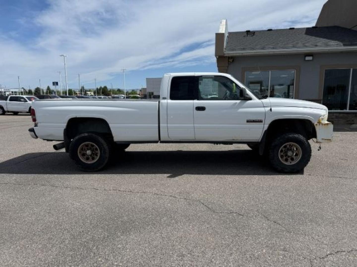 2001 WHITE /Agate Dodge Ram 2500 (3B7KF23671G) with an Cummins 59L I-6 diesel direct injection engine, Automatic transmission, located at 1175 N Woodruff Ave, Idaho Falls, ID, 83401, 43.506901, -111.999657 - At Timberline Auto, finding a great deal on your next vehicle is always easy! Our experienced sales staff goal is to help find you the right vehicle at the right price! Our knowledgeable finance department has options for almost any credit score. We offer extended service contract options to prot - Photo#22