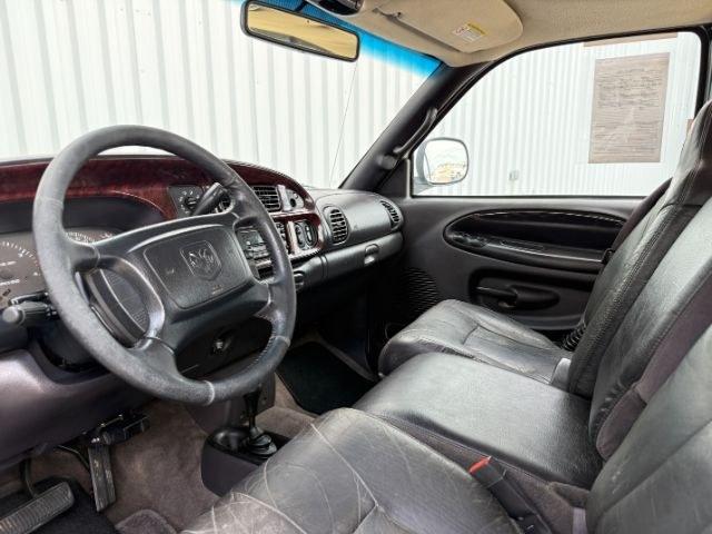 2001 WHITE /Agate Dodge Ram 2500 (3B7KF23671G) with an Cummins 59L I-6 diesel direct injection engine, Automatic transmission, located at 1175 N Woodruff Ave, Idaho Falls, ID, 83401, 43.506901, -111.999657 - At Timberline Auto, finding a great deal on your next vehicle is always easy! Our experienced sales staff goal is to help find you the right vehicle at the right price! Our knowledgeable finance department has options for almost any credit score. We offer extended service contract options to prot - Photo#26