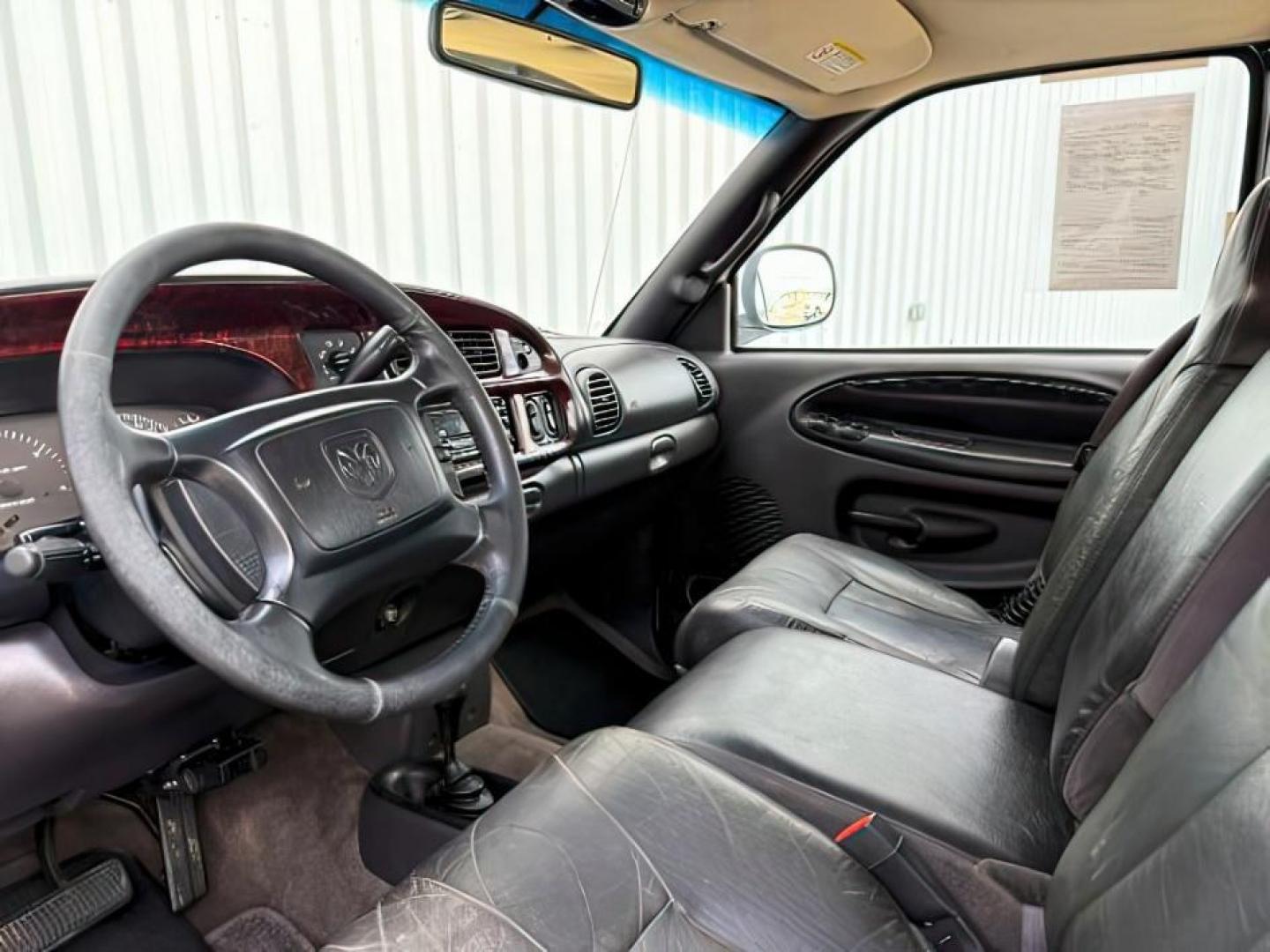 2001 WHITE /Agate Dodge Ram 2500 (3B7KF23671G) with an Cummins 59L I-6 diesel direct injection engine, Automatic transmission, located at 1175 N Woodruff Ave, Idaho Falls, ID, 83401, 43.506901, -111.999657 - At Timberline Auto, finding a great deal on your next vehicle is always easy! Our experienced sales staff goal is to help find you the right vehicle at the right price! Our knowledgeable finance department has options for almost any credit score. We offer extended service contract options to prot - Photo#9