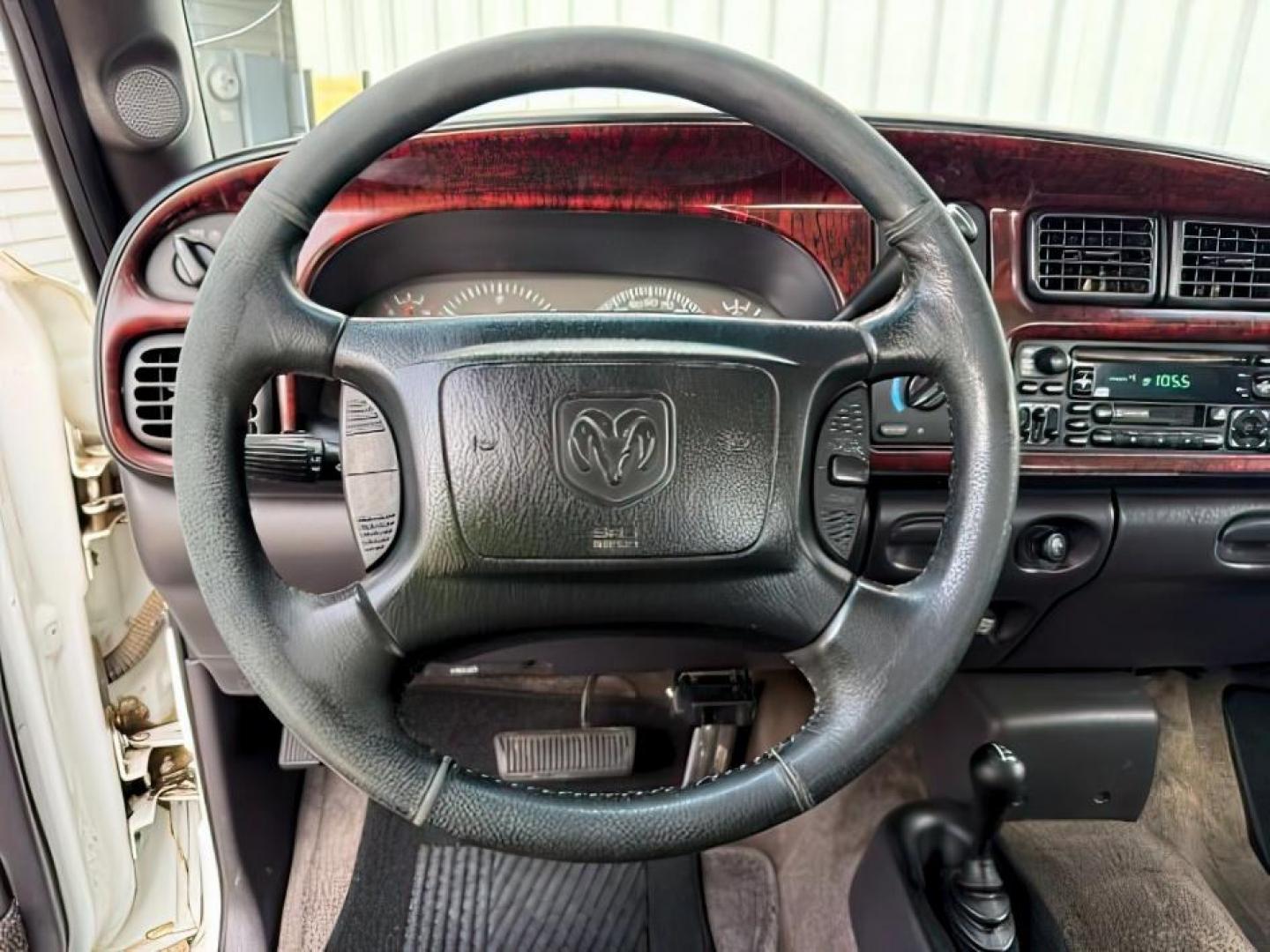 2001 WHITE /Agate Dodge Ram 2500 (3B7KF23671G) with an Cummins 59L I-6 diesel direct injection engine, Automatic transmission, located at 1175 N Woodruff Ave, Idaho Falls, ID, 83401, 43.506901, -111.999657 - At Timberline Auto, finding a great deal on your next vehicle is always easy! Our experienced sales staff goal is to help find you the right vehicle at the right price! Our knowledgeable finance department has options for almost any credit score. We offer extended service contract options to prot - Photo#10