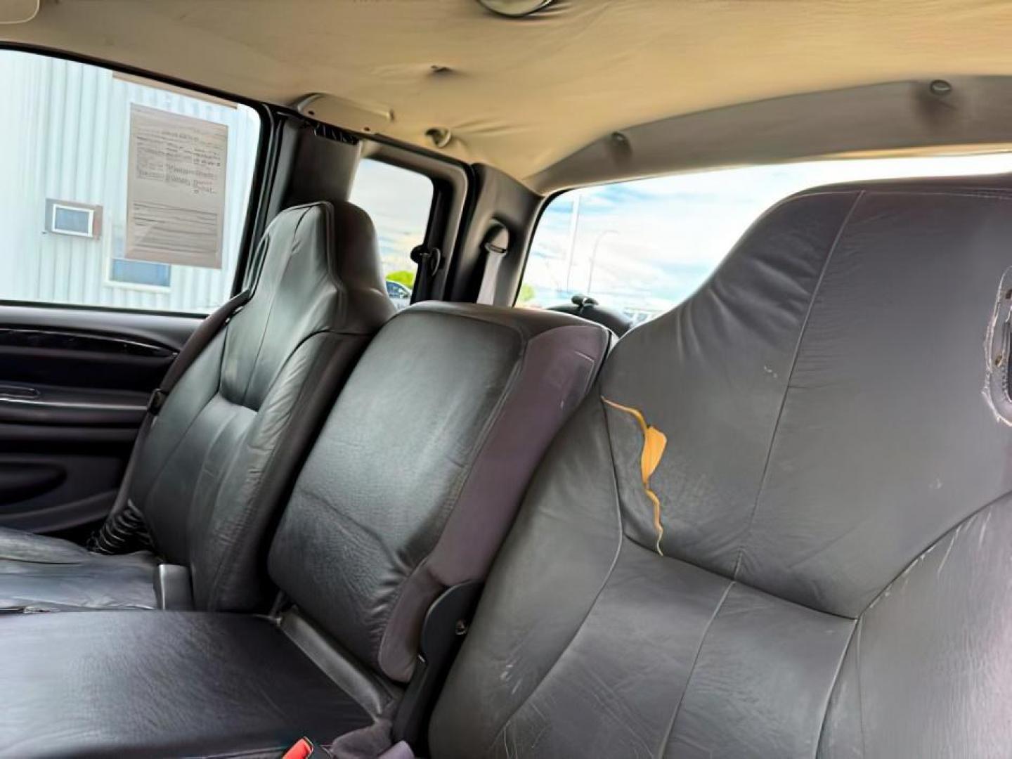 2001 WHITE /Agate Dodge Ram 2500 (3B7KF23671G) with an Cummins 59L I-6 diesel direct injection engine, Automatic transmission, located at 1175 N Woodruff Ave, Idaho Falls, ID, 83401, 43.506901, -111.999657 - At Timberline Auto, finding a great deal on your next vehicle is always easy! Our experienced sales staff goal is to help find you the right vehicle at the right price! Our knowledgeable finance department has options for almost any credit score. We offer extended service contract options to prot - Photo#14