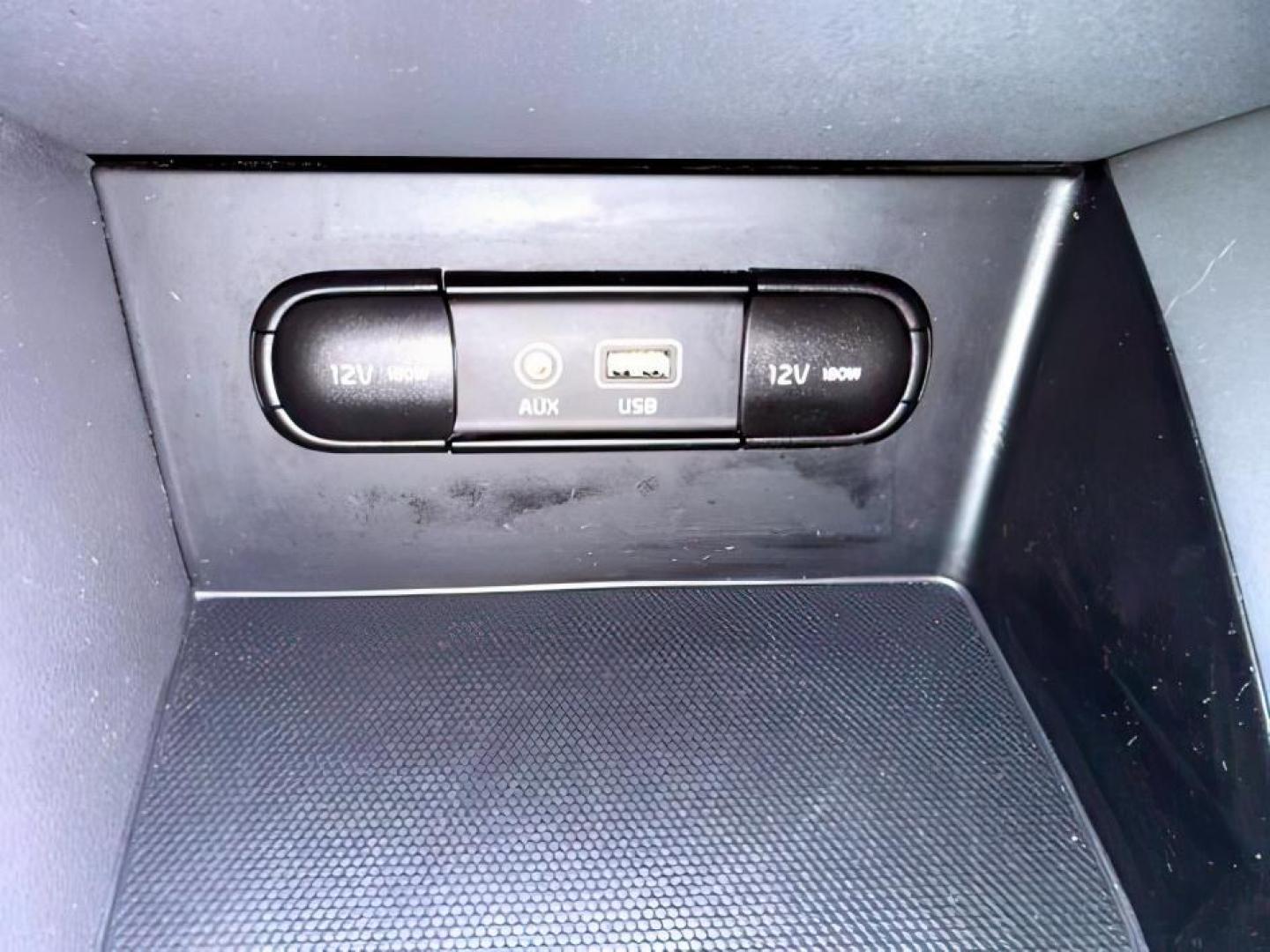 2019 BLUE /Gray KIA Niro (KNDCB3LC9K5) with an 16L I-4 gasoline direct injection engine, Automatic transmission, located at 1175 N Woodruff Ave, Idaho Falls, ID, 83401, 43.506901, -111.999657 - At Timberline Auto, finding a great deal on your next vehicle is always easy! Our experienced sales staff goal is to help find you the right vehicle at the right price! Our knowledgeable finance department has options for almost any credit score. We offer extended service contract options to prot - Photo#18