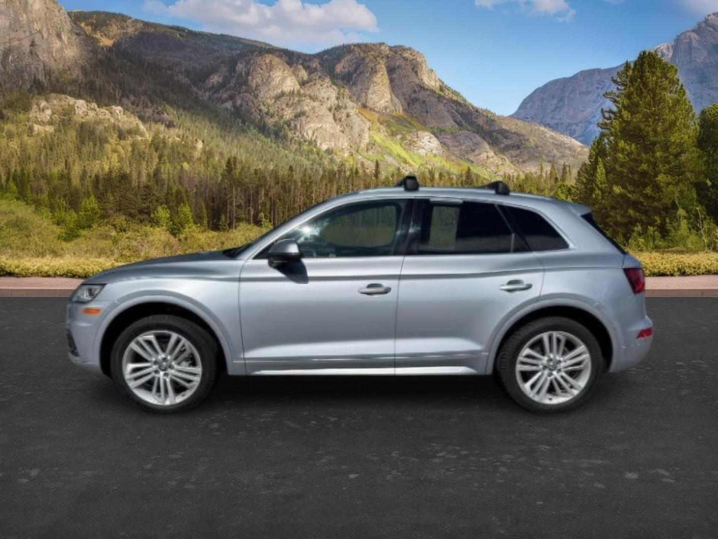2018 Audi Q5 2.0T quattro S tronic Premium Plus's photo