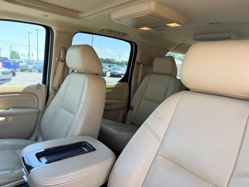 2012 White Diamond Tricoat /Cashmere w/Cocoa Accents Cadillac Escalade ESV Premium (1GYS4JEF3CR) with an V8, 6.2L engine, 6-speed automatic transmission, located at 1175 N Woodruff Ave, Idaho Falls, ID, 83401, 43.506901, -111.999657 - <b>Vehicle Details</b><br>Looking for a full-size luxury SUV with premium comfort and proven capability? This pre-owned 2012 Cadillac Escalade ESV Premium 4WD is ready for your next adventure in Idaho Falls, ID. Powered by a strong V8 6.2L Gasoline/E85 engine, this Escalade delivers confident perfor- Photo#18