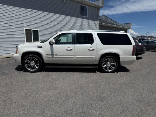 2012 WHITE /Ebony/Ebony Accents Cadillac Escalade ESV Premium (1GYS4JEF3CR) with an Vortec 6.2L V-8 variable valve control engine, AUTOMATIC transmission, located at 1235 N Woodruff Ave., Idaho Falls, 83401, (208) 523-1053, 43.507172, -112.000488 - At Timberline Auto, finding a great deal on your next vehicle is always easy! Our experienced sales staff goal is to help find you the right vehicle at the right price! Our knowledgeable finance department has options for almost any credit score. We offer extended service contract options to prot - Photo#1