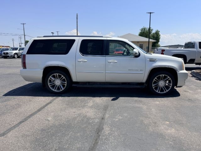 2012 WHITE /Ebony/Ebony Accents Cadillac Escalade ESV Premium (1GYS4JEF3CR) with an Vortec 6.2L V-8 variable valve control engine, AUTOMATIC transmission, located at 1235 N Woodruff Ave., Idaho Falls, 83401, (208) 523-1053, 43.507172, -112.000488 - At Timberline Auto, finding a great deal on your next vehicle is always easy! Our experienced sales staff goal is to help find you the right vehicle at the right price! Our knowledgeable finance department has options for almost any credit score. We offer extended service contract options to prot- Photo#29